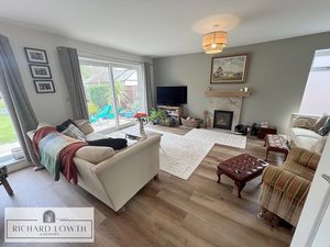 Lounge- click for photo gallery